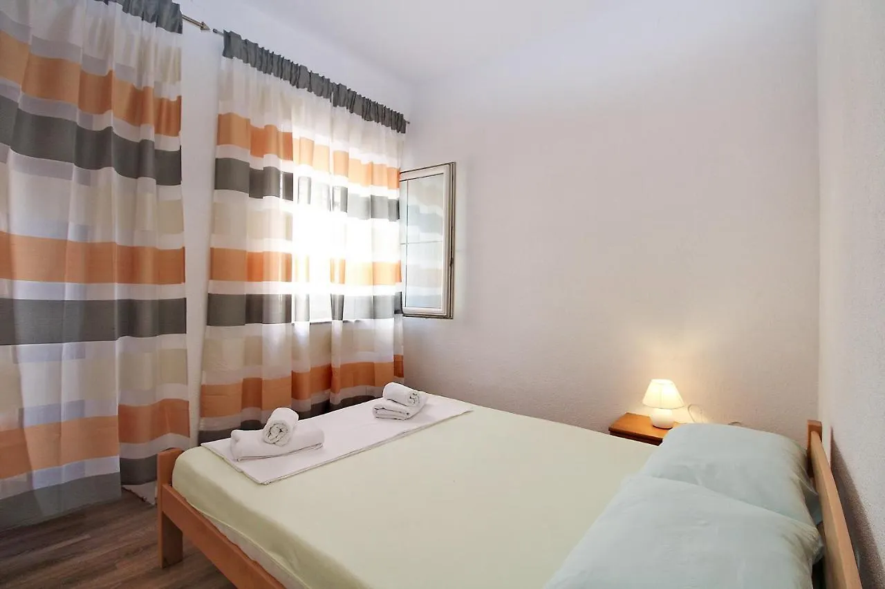 Apartment Besima 2178 Pula 0*,  Croatia