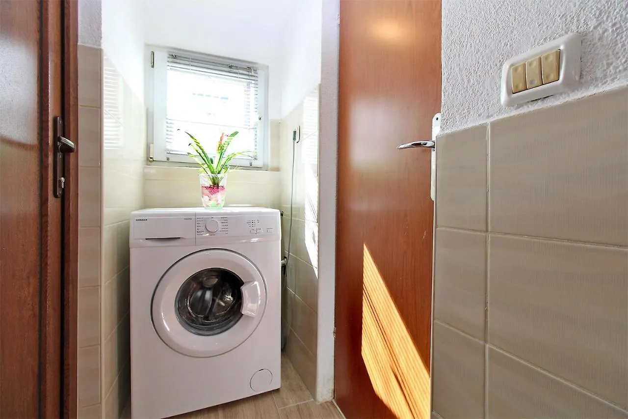 Apartment Besima 2178 Pula Croatia