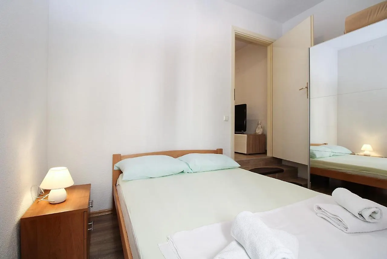 Apartment Besima 2178 Pula
