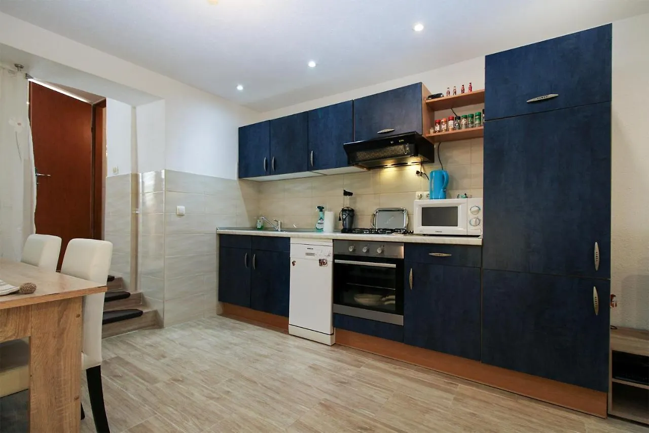 Apartment Besima 2178 Pula
